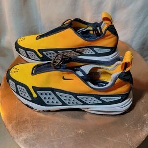 Nike Air Max SNDR HJ8080-700 Canyon Gold and Deep Ocean (Women's Size 7)